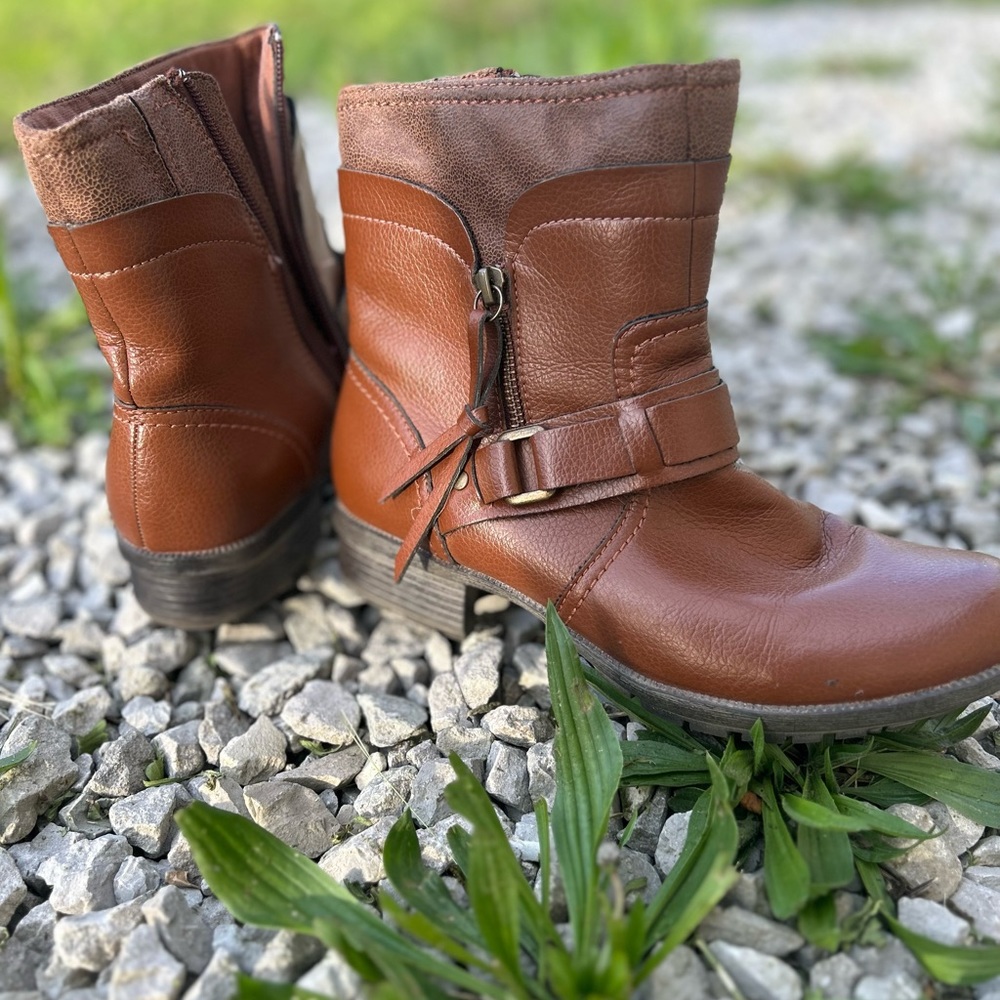 Clarks brown leather side zip boots - Picture 3 of 6